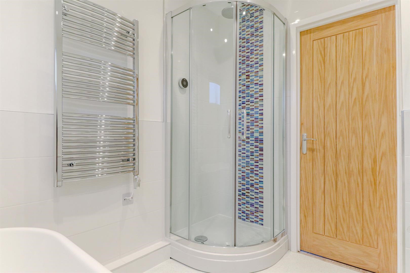 Property For Sale Forest View, North Chingford, E4 2 Bedroom