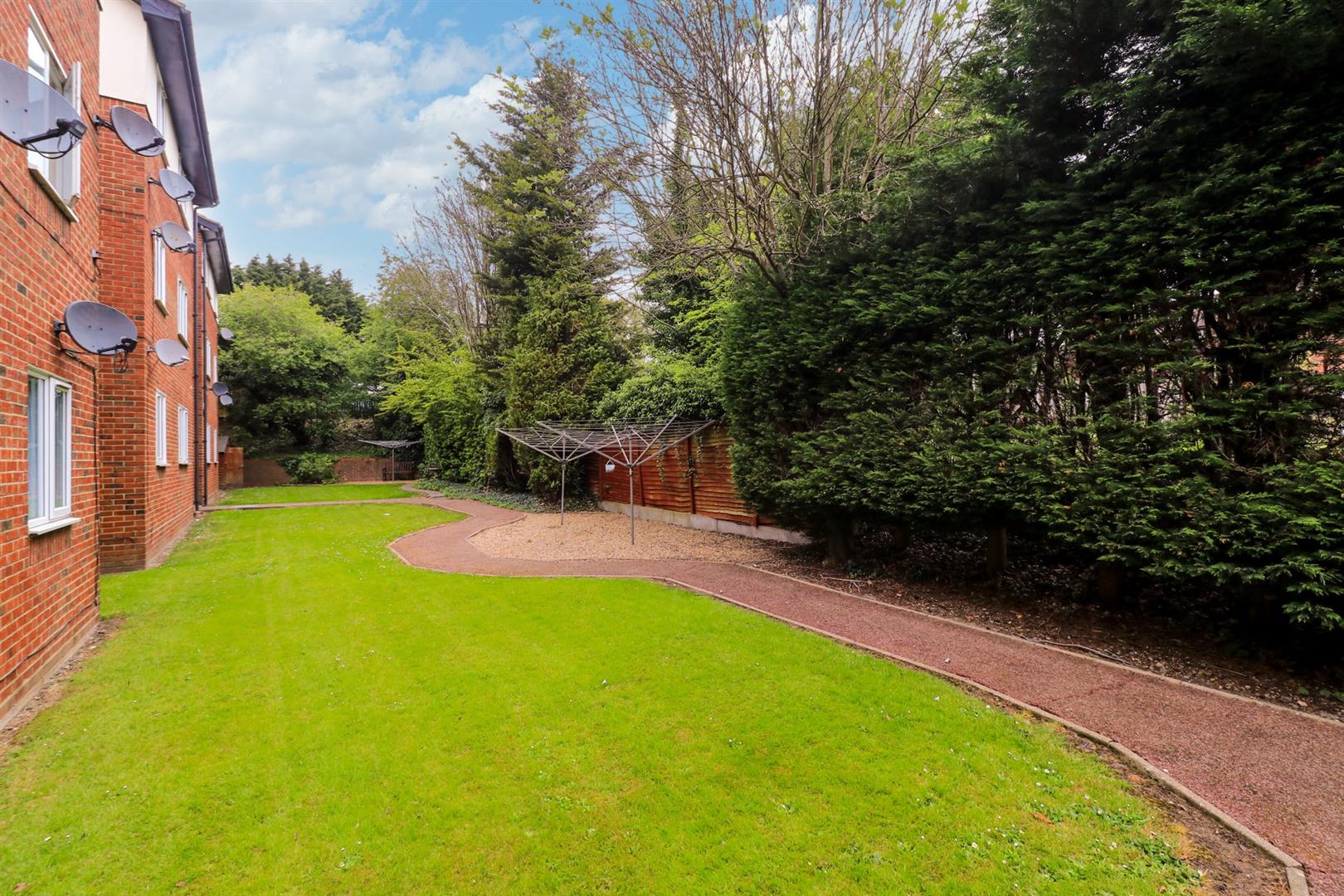 Property For Sale Larkshall Road, North Chingford, E4 2 Bedroom Apartment through Coultons