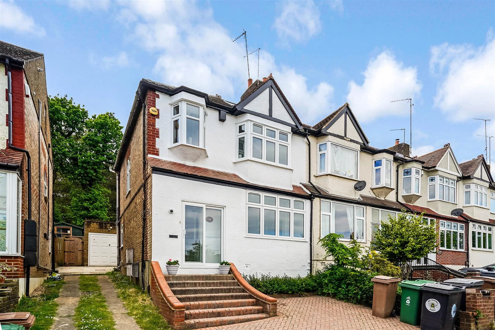 Larkshall Crescent, Higham Park, E4