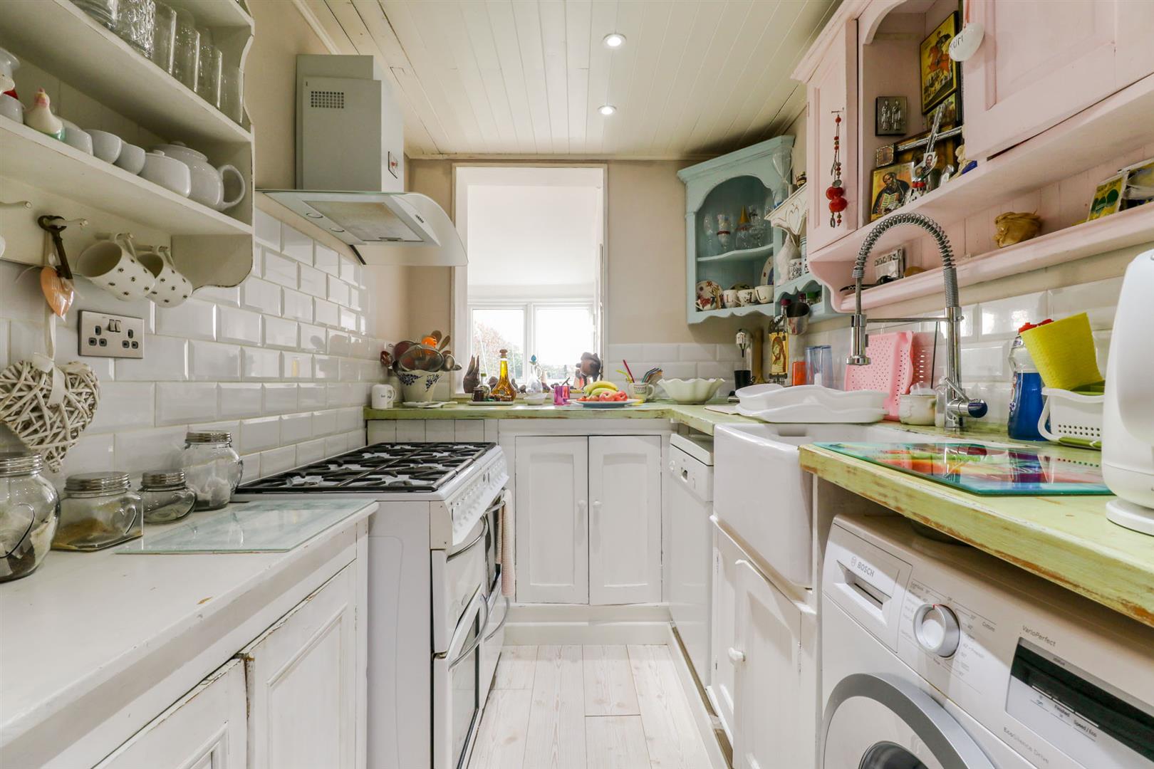 Property For Sale Honey Lane, Waltham Abbey, EN9 3 Bedroom Semi