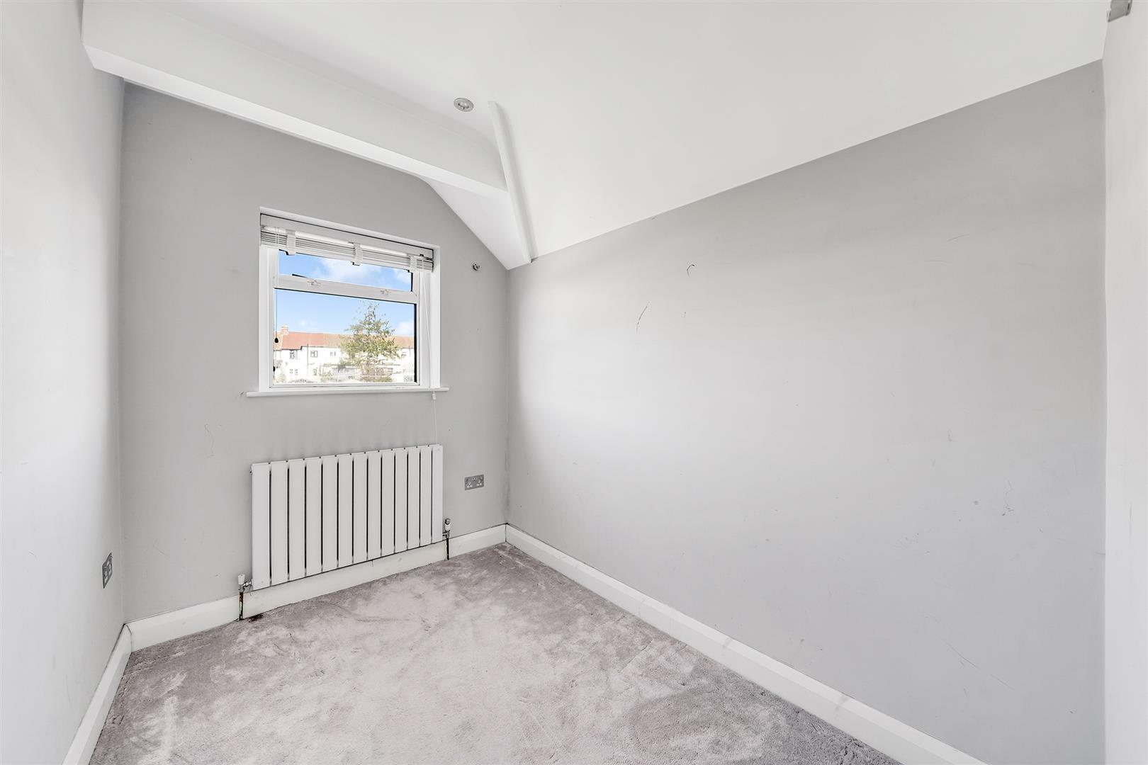 Property For Sale Epping Way, Chingford, E4 3 Bedroom End of Terrace