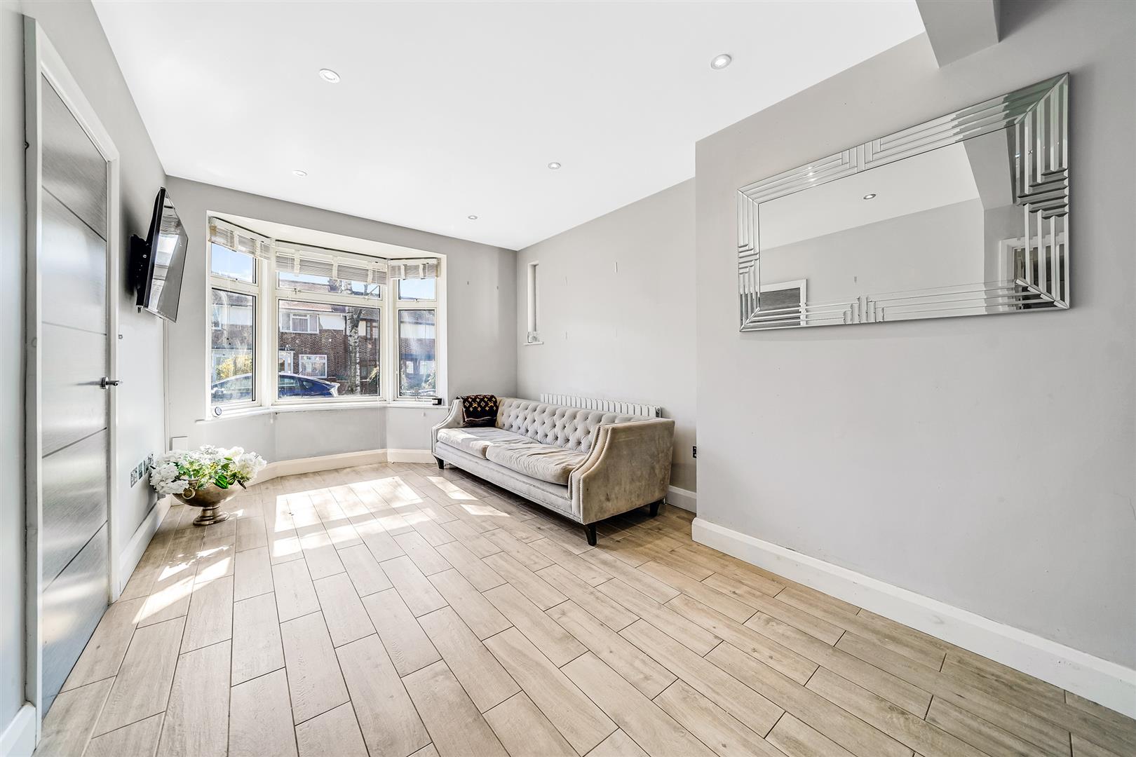 Property For Sale Epping Way, Chingford, E4 3 Bedroom End of Terrace