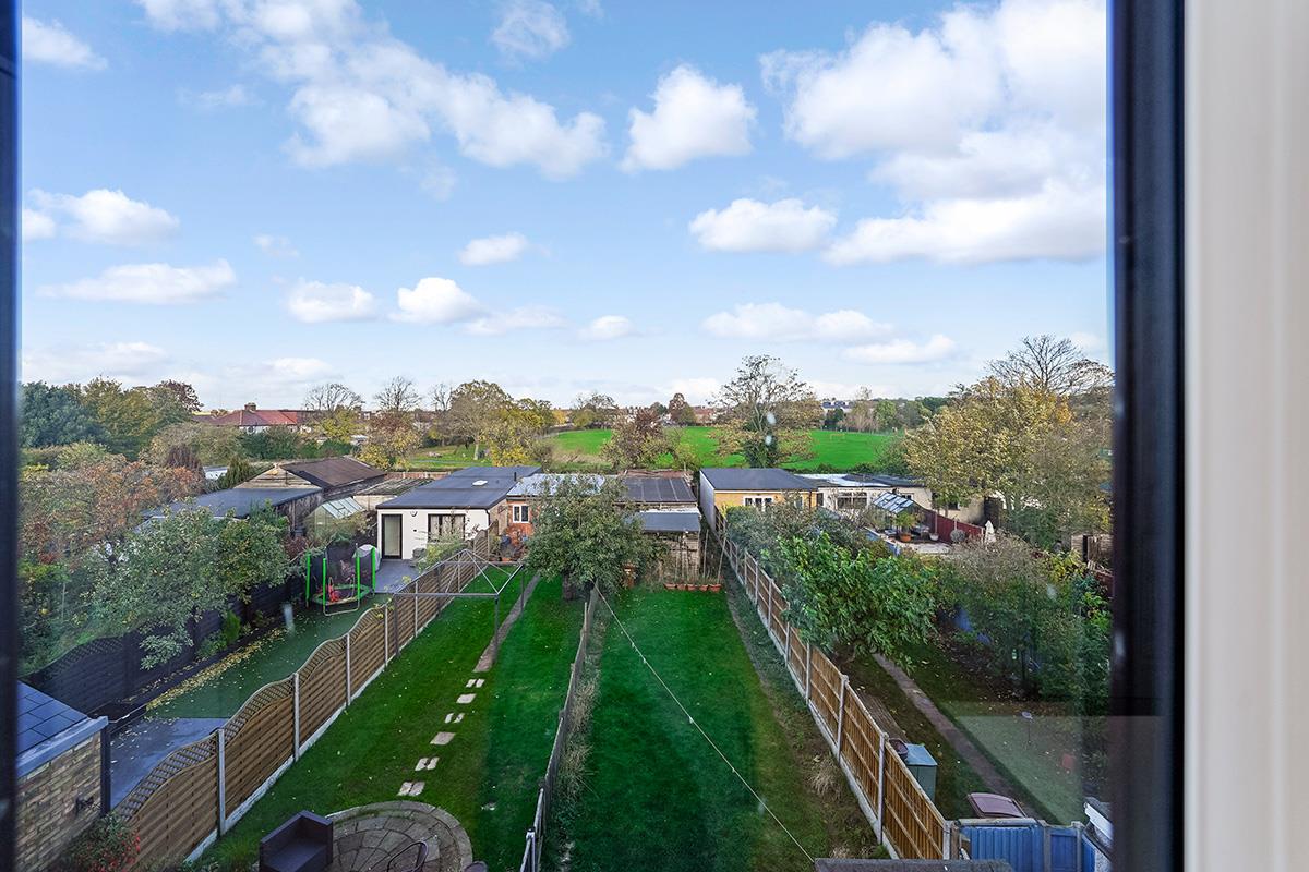 Property For Sale Hampton Road, Chingford, E4 4 Bedroom End of