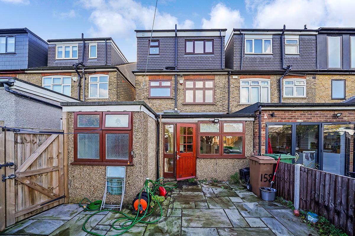 Property For Sale Hampton Road, Chingford, E4 4 Bedroom End of