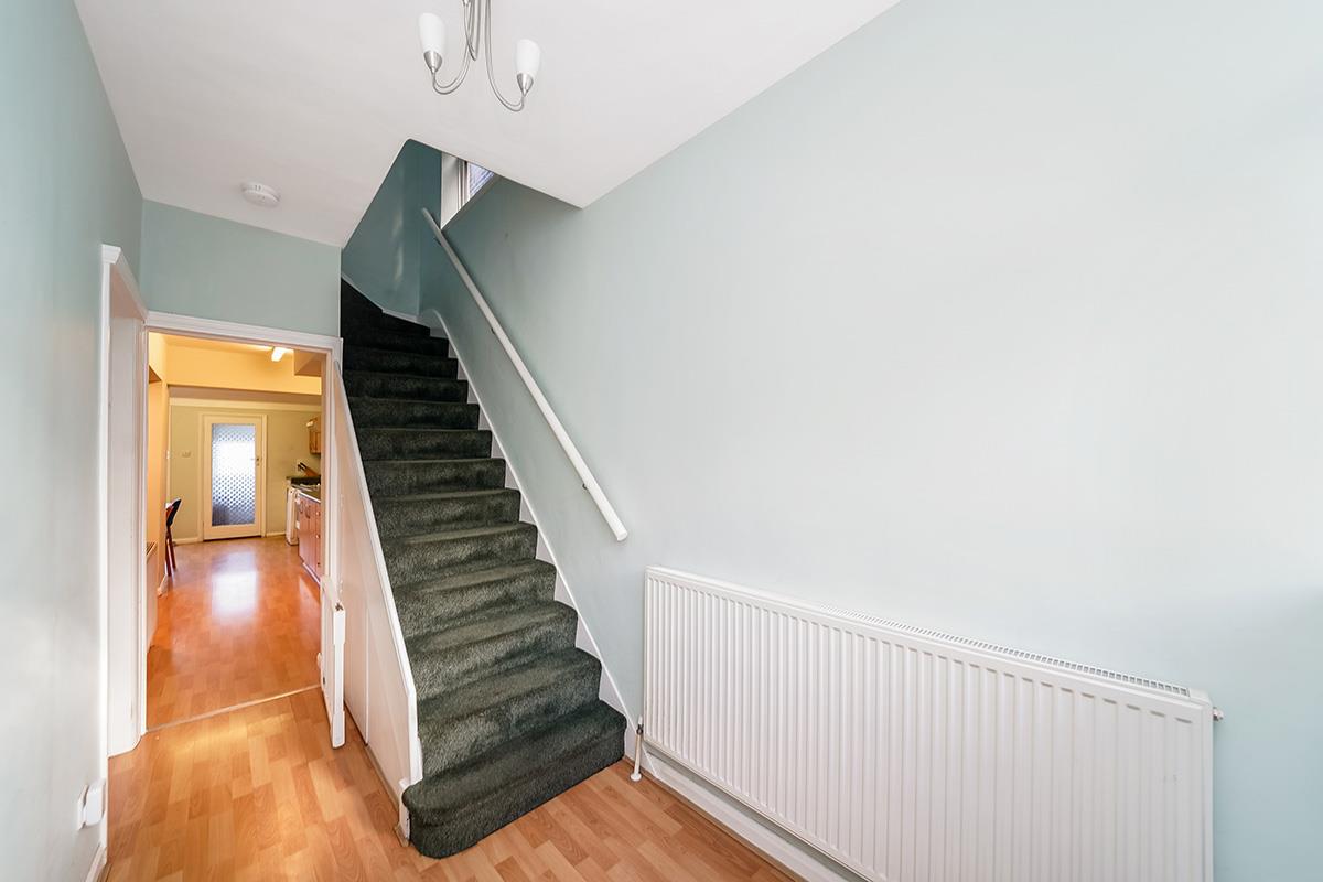Property For Sale Hampton Road, Chingford, E4 4 Bedroom End of