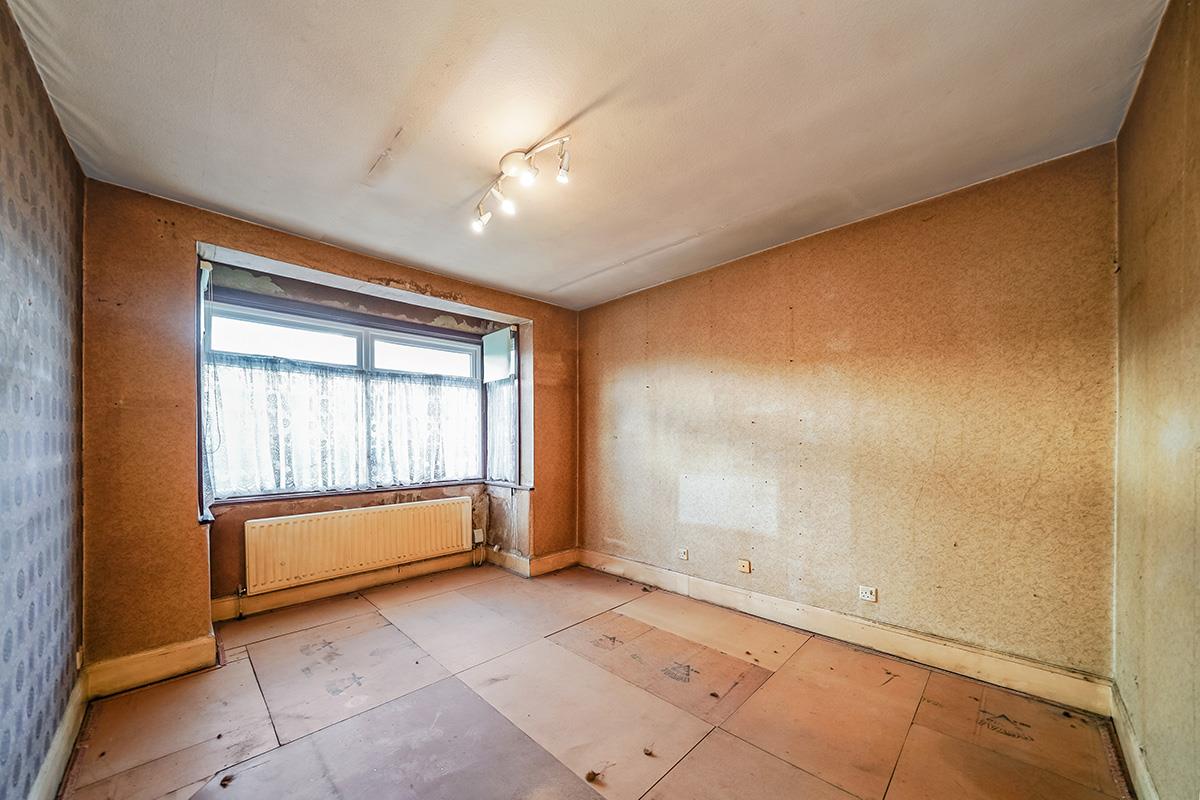 Property For Sale Hampton Road, Chingford, E4 4 Bedroom End of