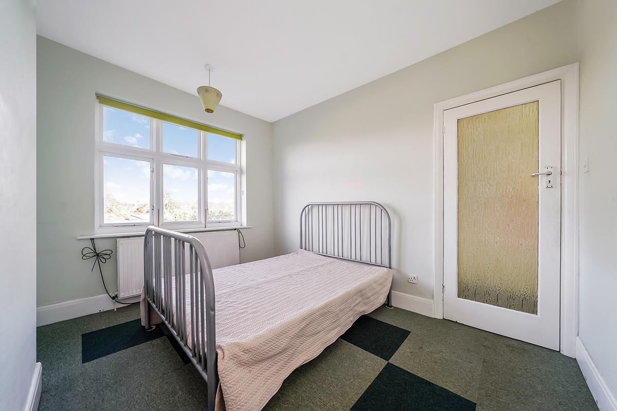 Property For Sale Hampton Road, Chingford, E4 4 Bedroom End of