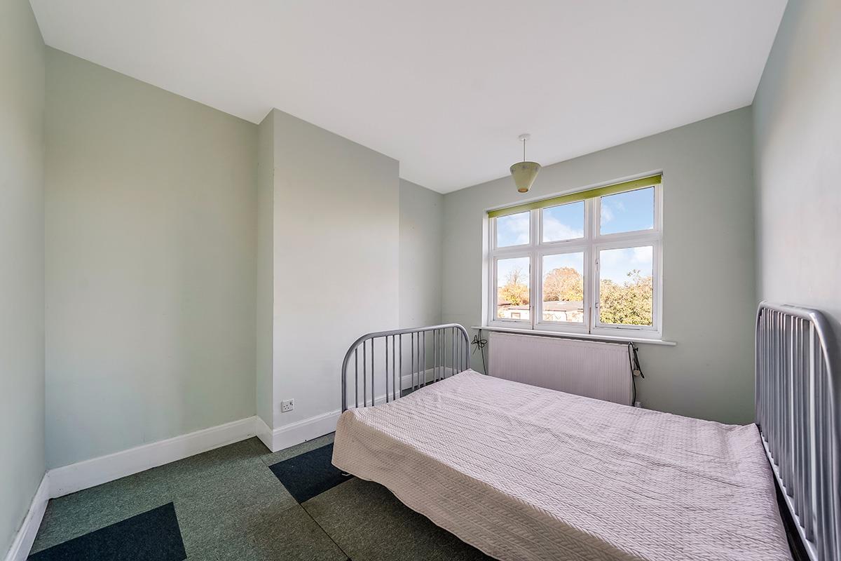 Property For Sale Hampton Road, Chingford, E4 4 Bedroom End of