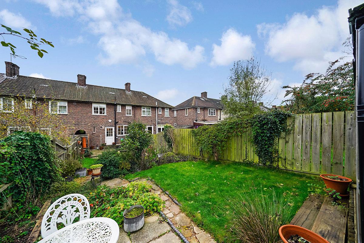 Property For Sale Normanton Park, Chingford, E4 2 Bedroom Terraced