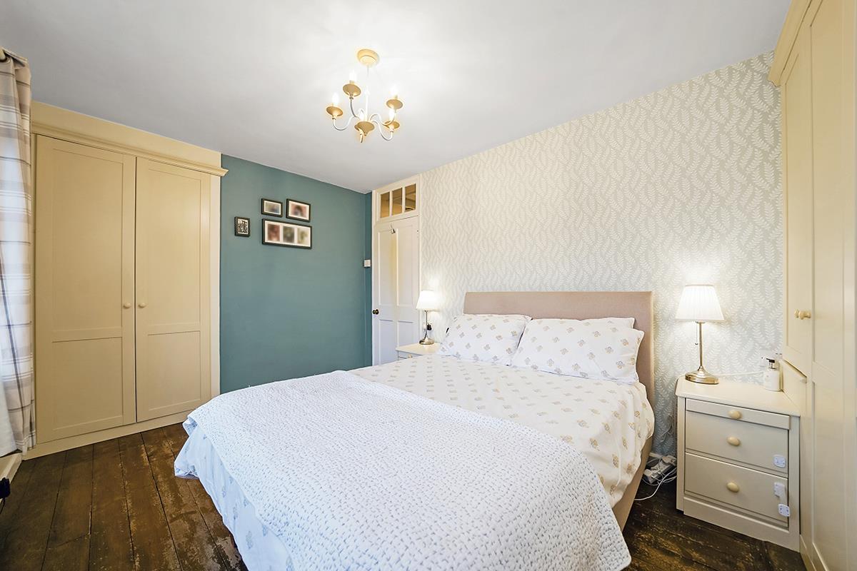Property For Sale Normanton Park, Chingford, E4 2 Bedroom Terraced