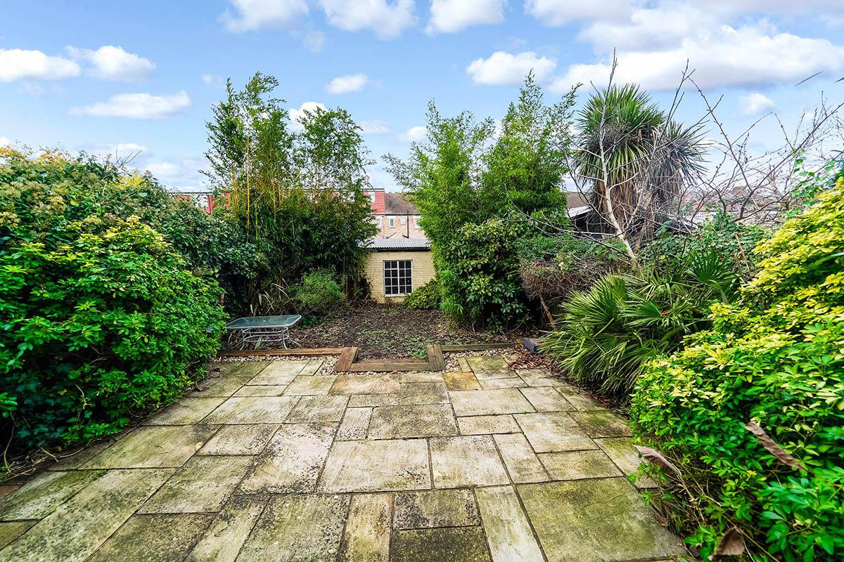 Property For Sale Waverley Avenue, Chingford, E4 4 Bedroom End of