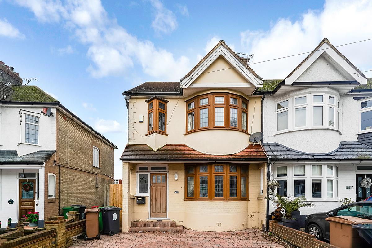 Property For Sale Waverley Avenue, Chingford, E4 4 Bedroom End of