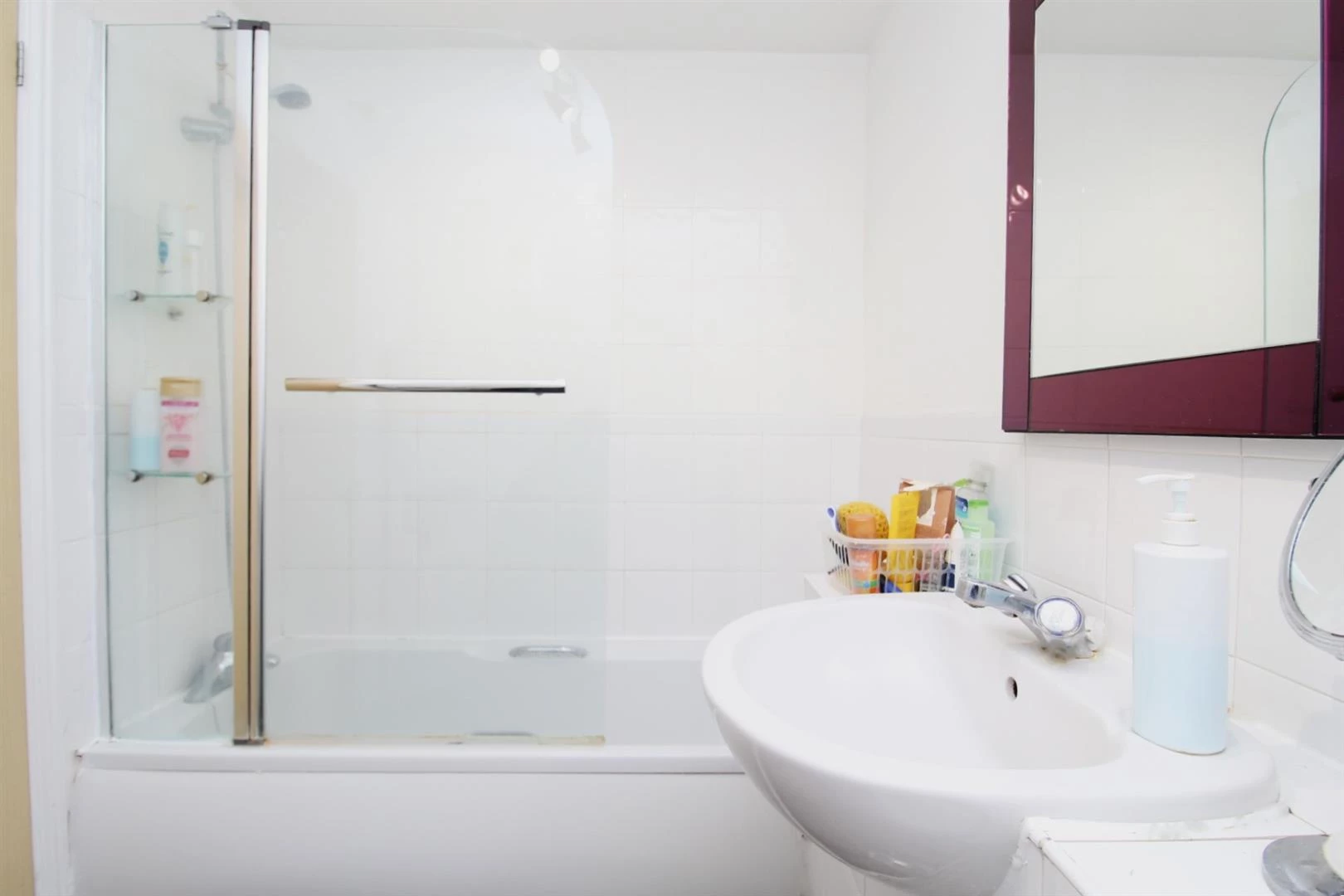 Ensuite bathroom.JPG