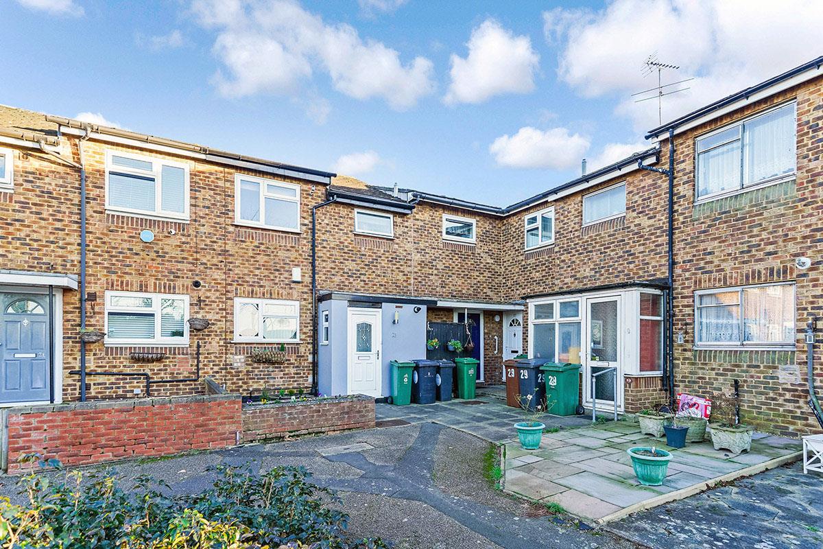 Property For Sale Sewardstone Gardens, Chingford, E4 3 Bedroom