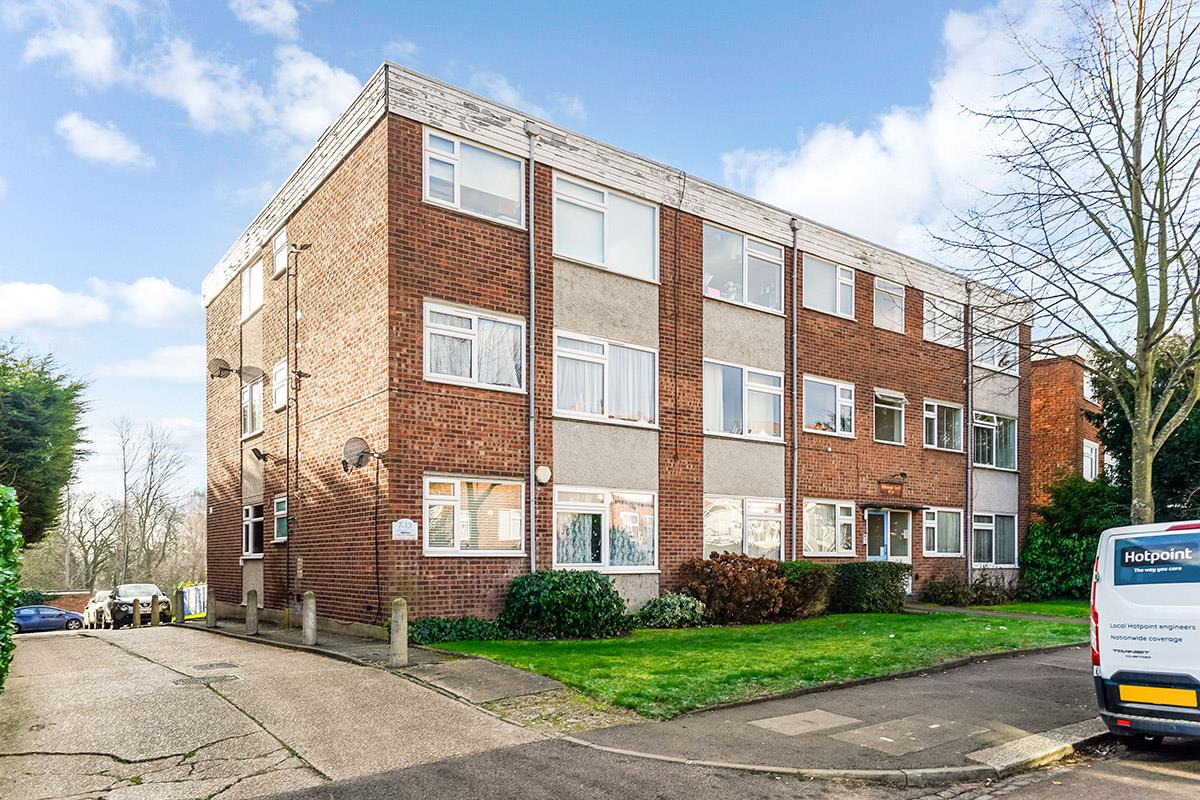 Property For Sale Chingford Avenue, Chingford, E4 2 Bedroom Apartment