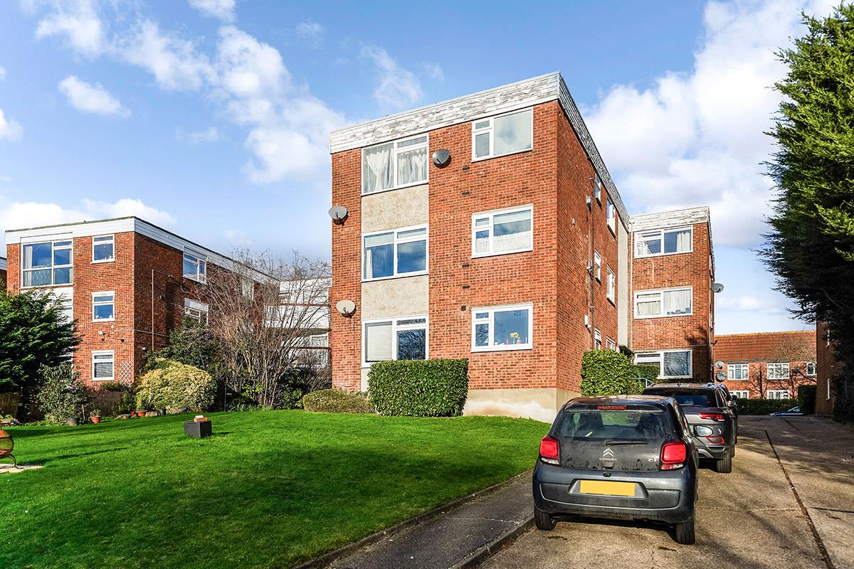 Property For Sale Chingford Avenue, Chingford, E4 2 Bedroom Apartment
