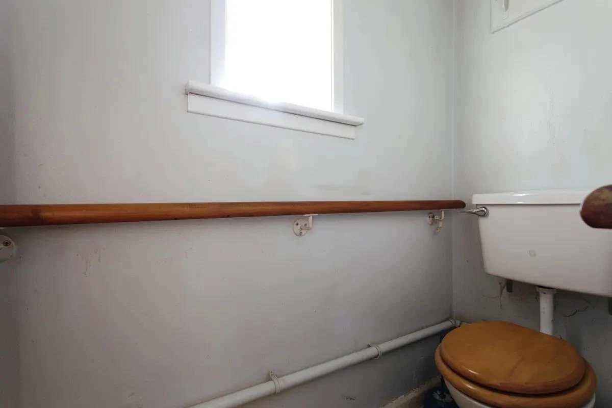 DS WC.jpg