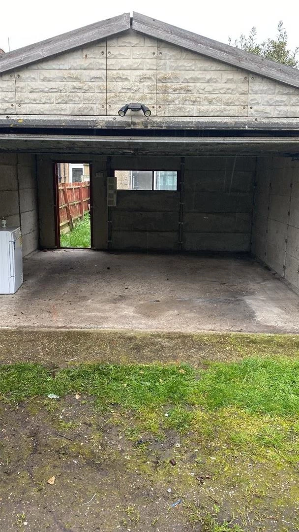 Garage.jpg