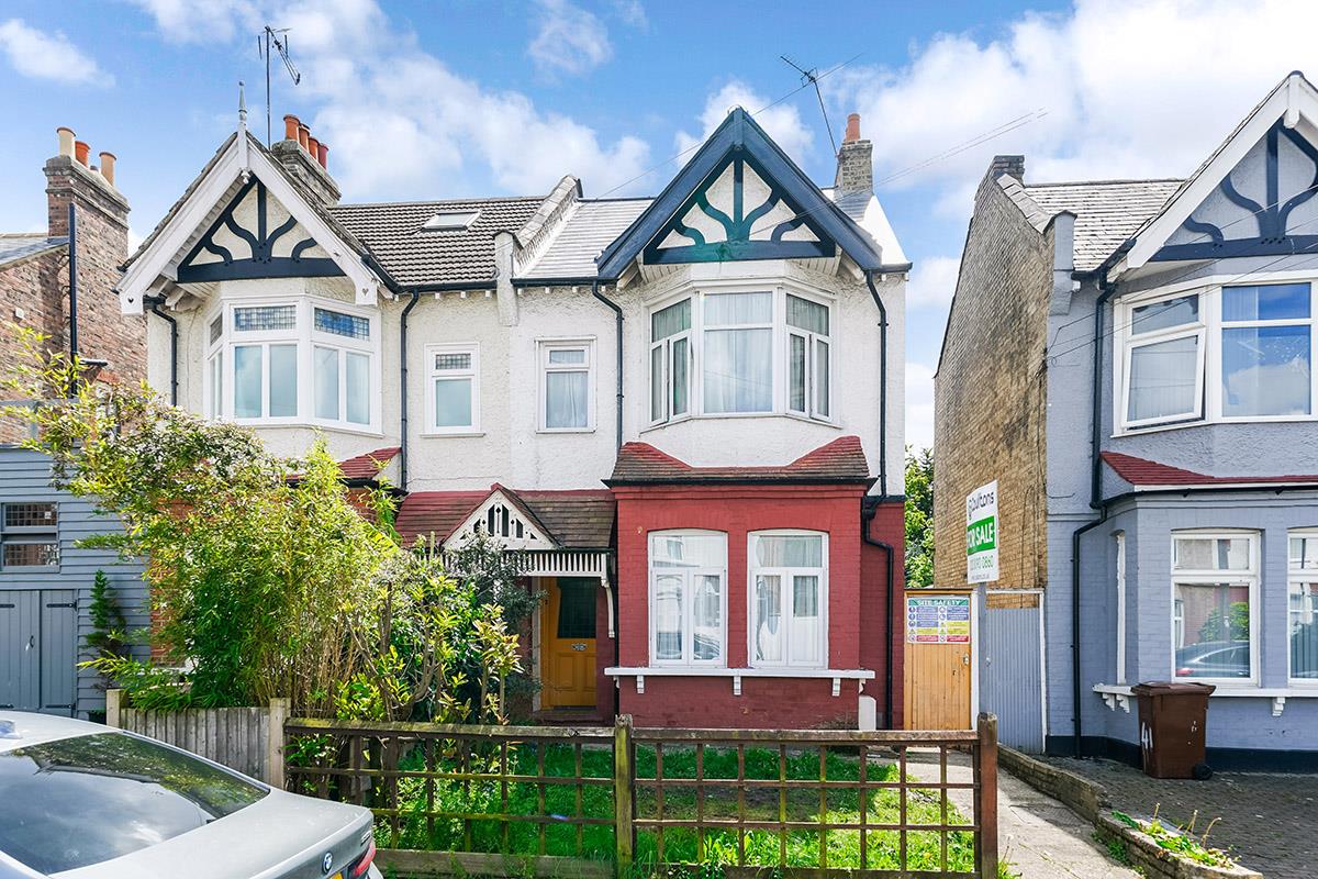 Property For Sale Chingford Avenue, Chingford, E4 2 Bedroom Apartment