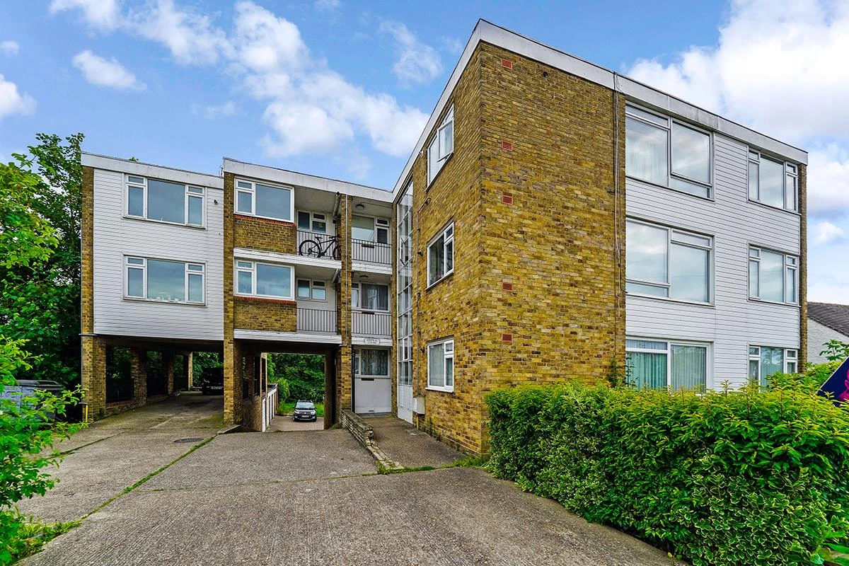 Chingford Avenue, Chingford, E4