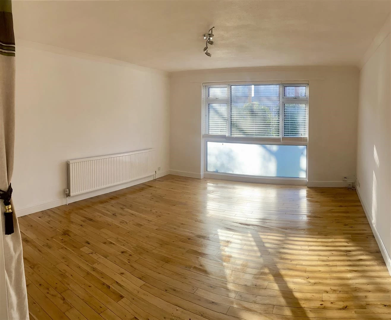 Connaught Avenue, North Chingford,E4