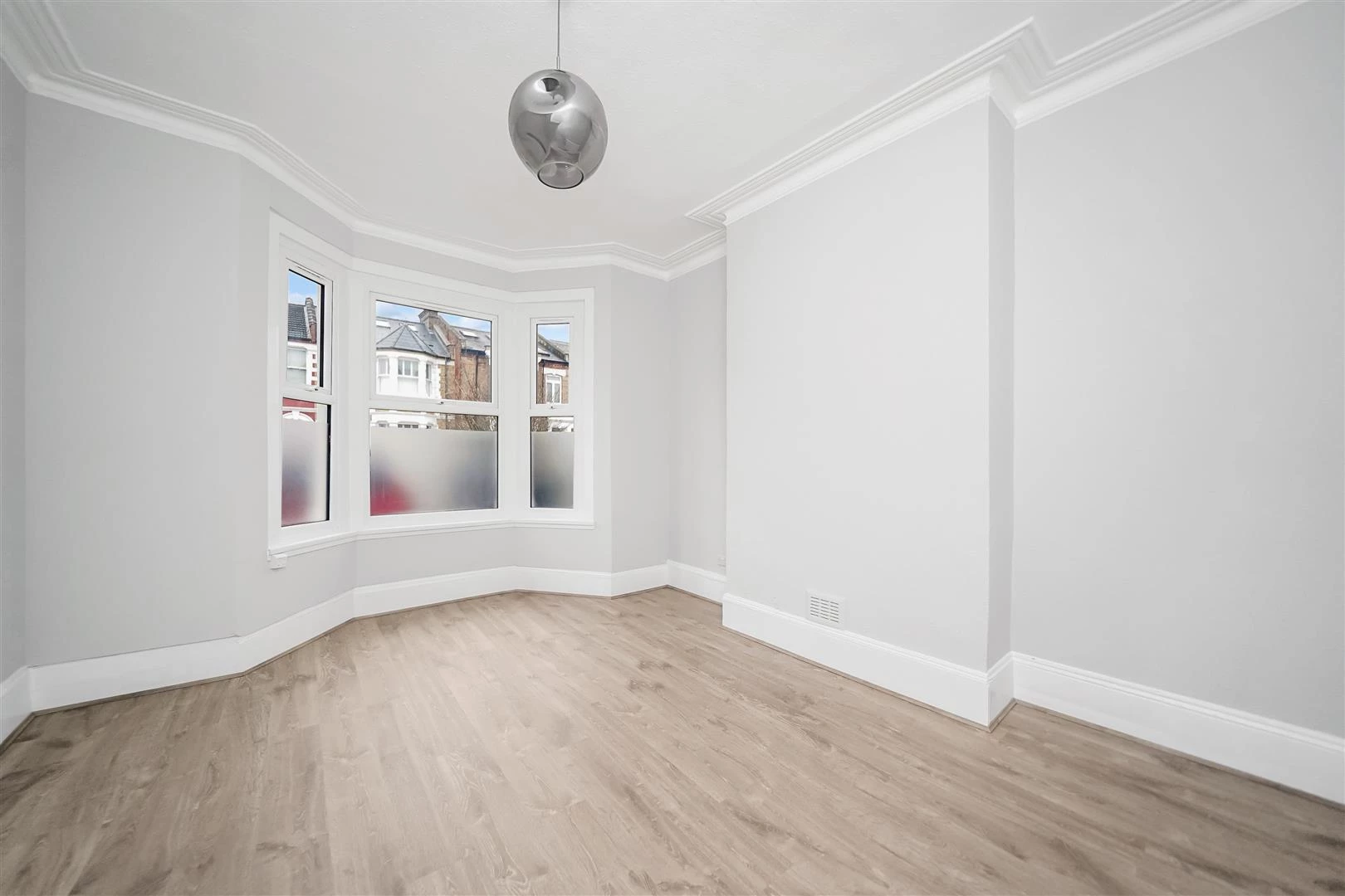 Whittington Road, Bounds Green, N22