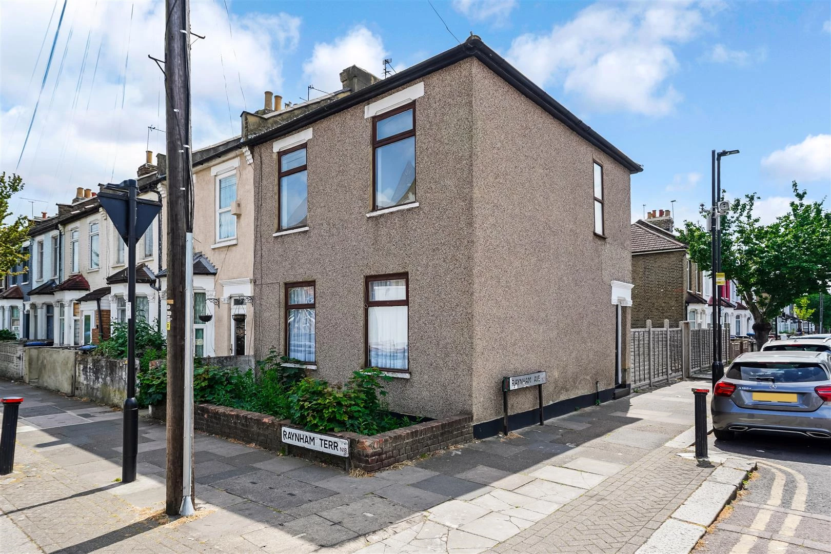 Raynham Terrace, Edmonton, N18