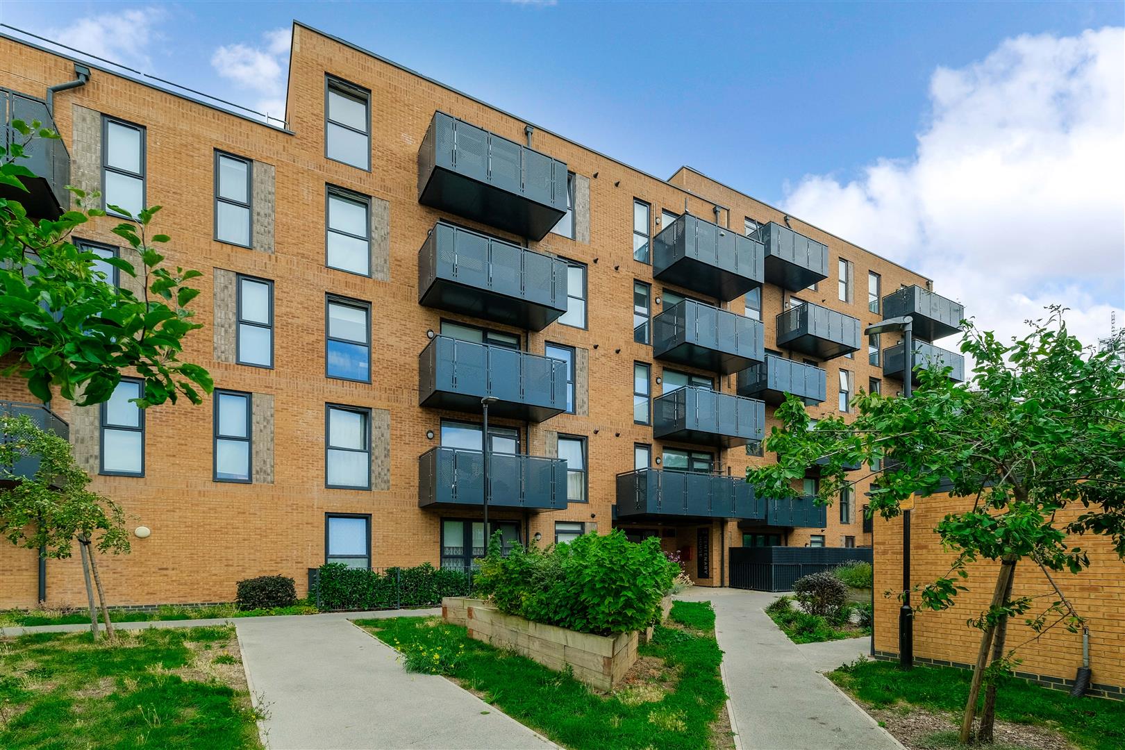 Lena Kennedy Close, Highams Park, E4