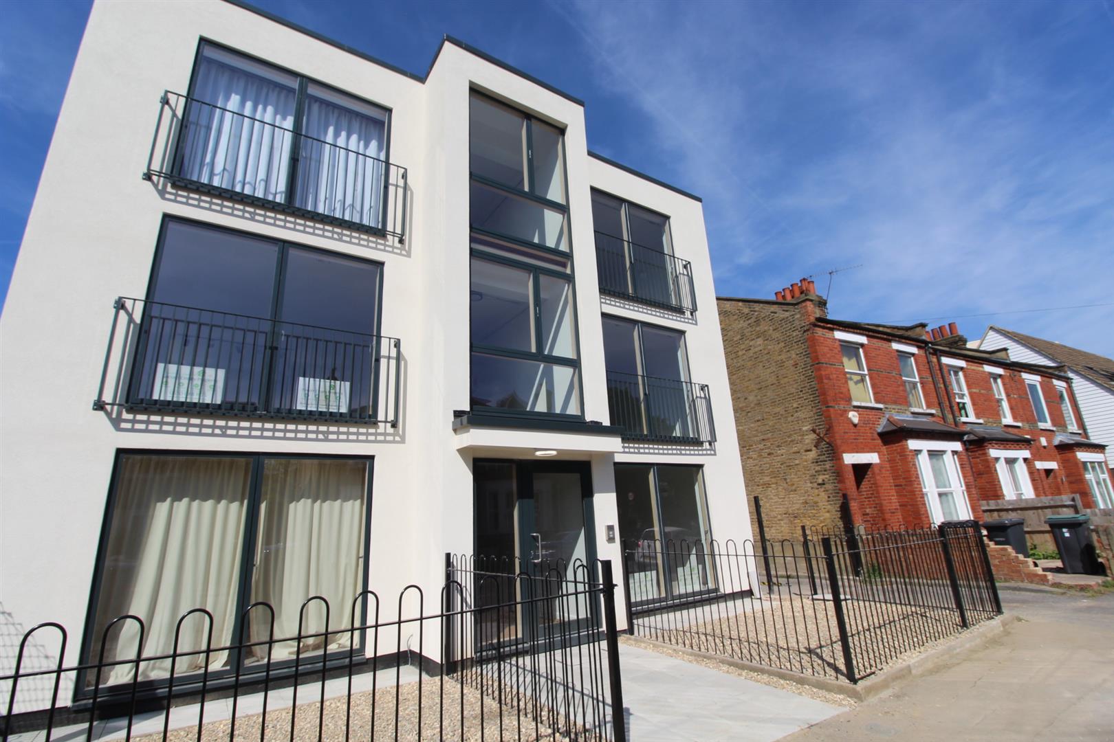 Williams Grove, Wood Green N22