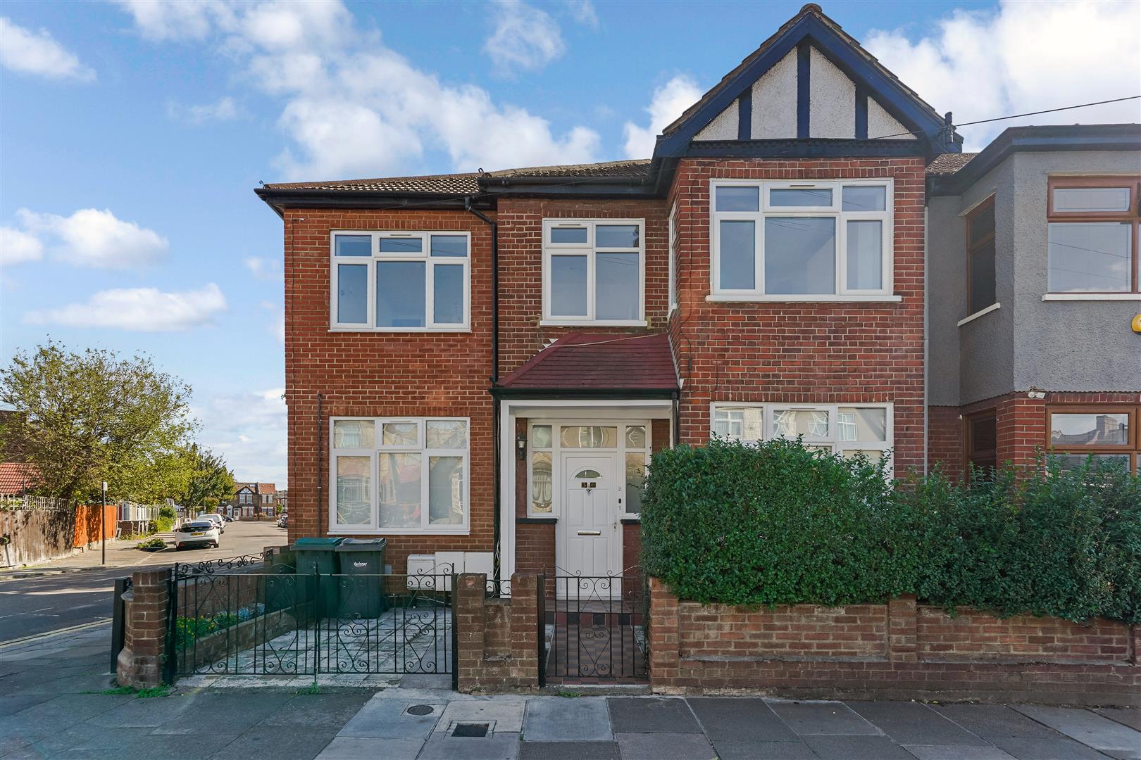 Perth Road, Wood Green, N22