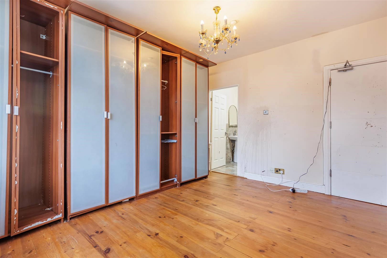 chingford ave (8).jpg