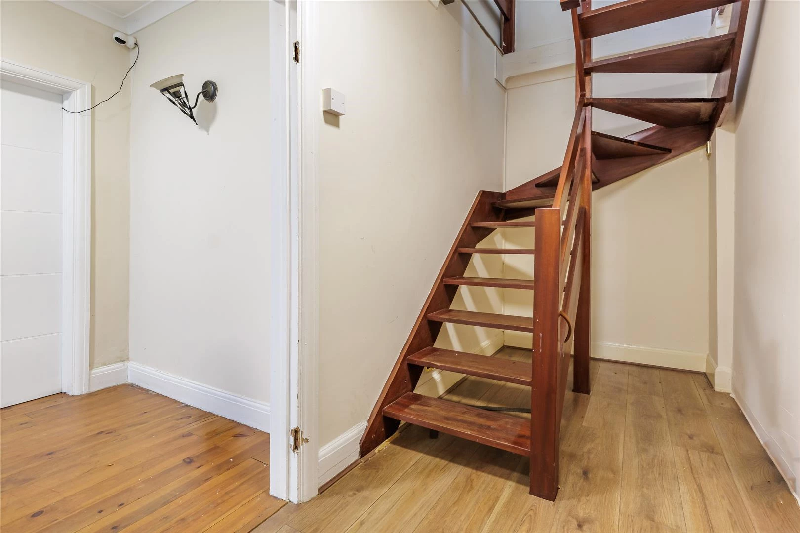 chingford ave (4).jpg