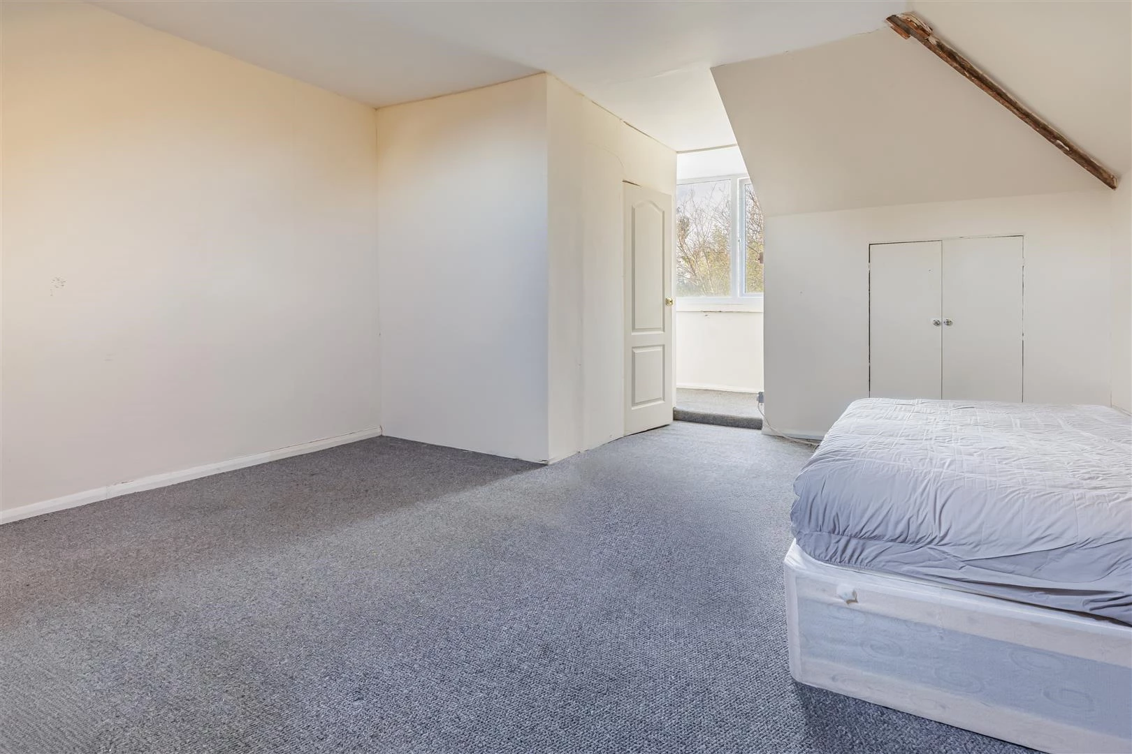 chingford ave (3).jpg