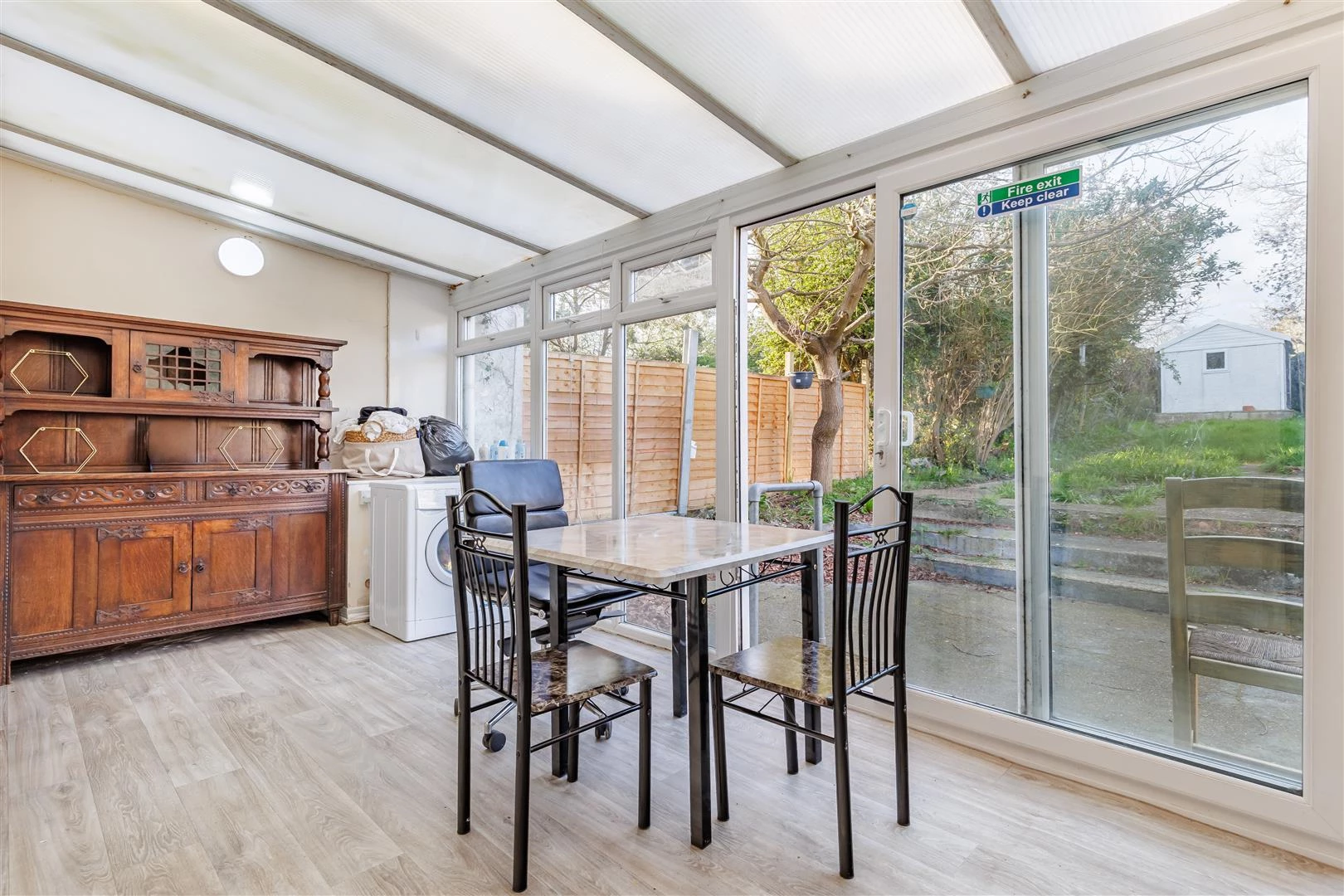 chingford ave (14).jpg