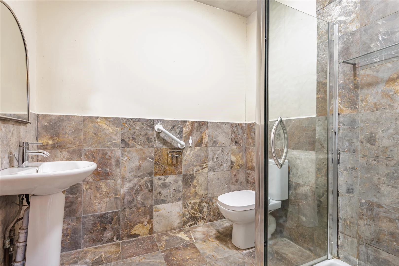 chingford ave (9).jpg