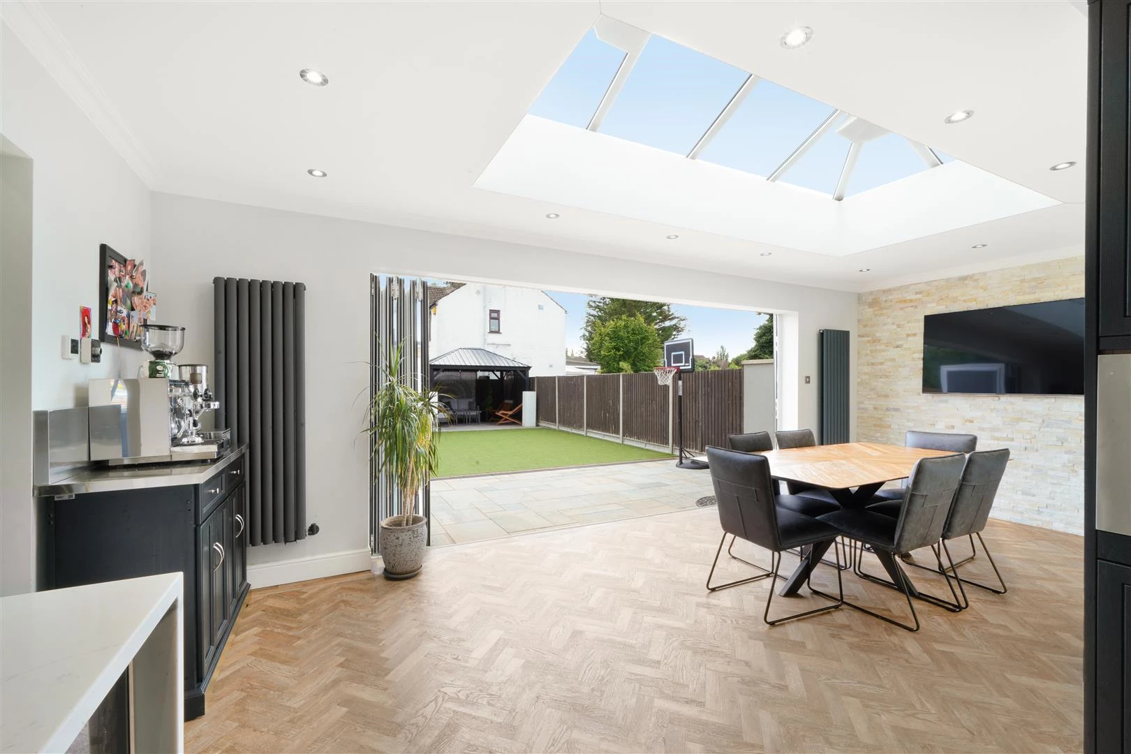 42 Sinclair Road - z2dpAKY3WJ1fN5LuVmOc.jpg