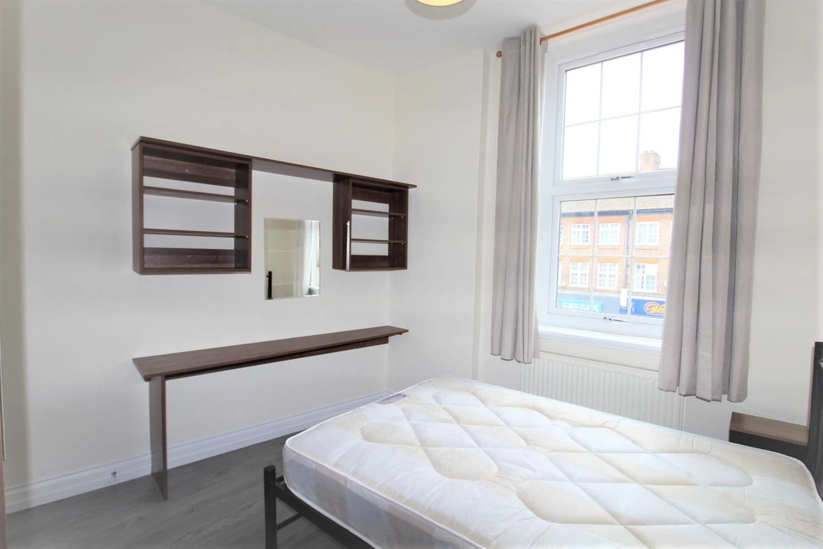 bedroom.jpg