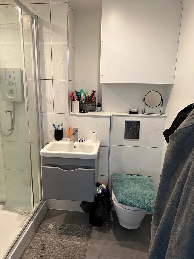 shower room.jpg