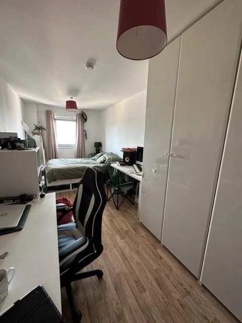 bedroom part 2.jpg