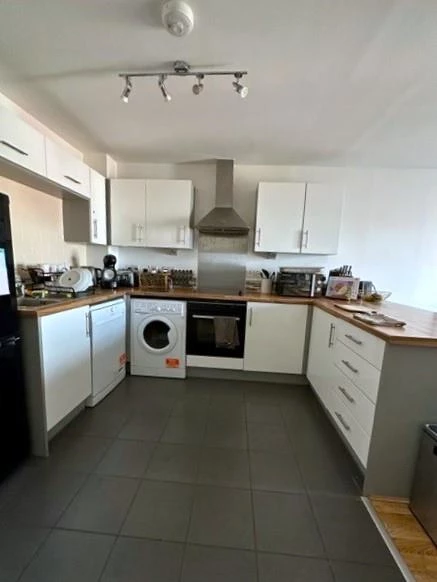 kitchen part 2.jpg
