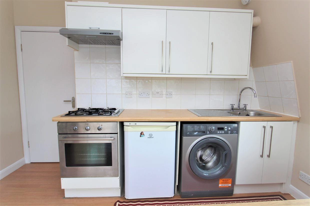 Kitchen 1.jpg