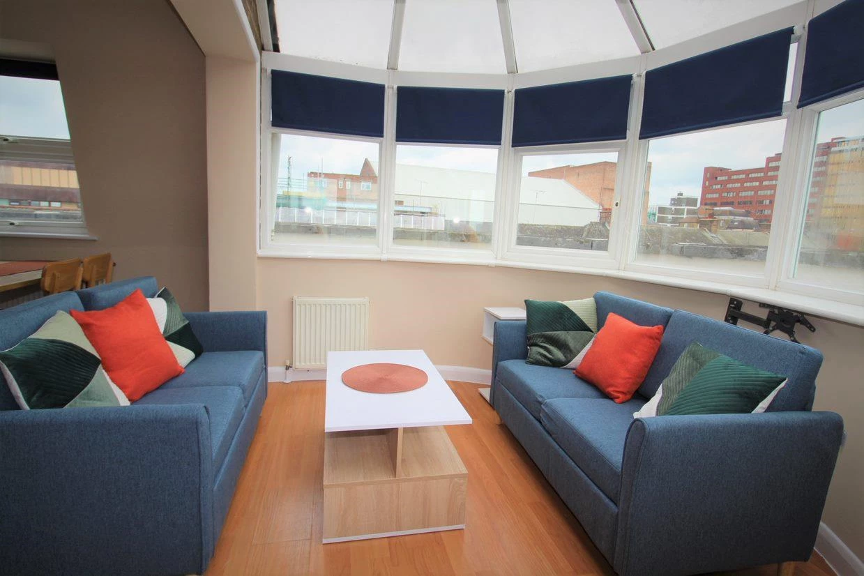 Living room 2.jpg
