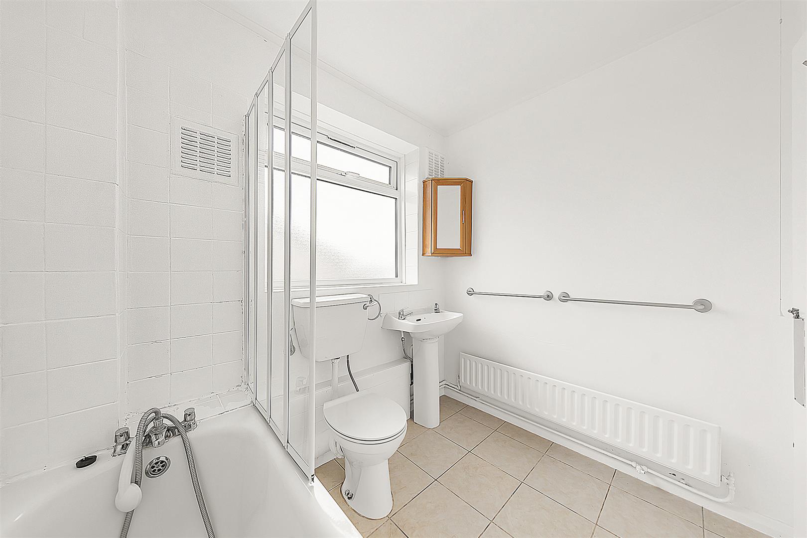 Bathroom 1.jpg