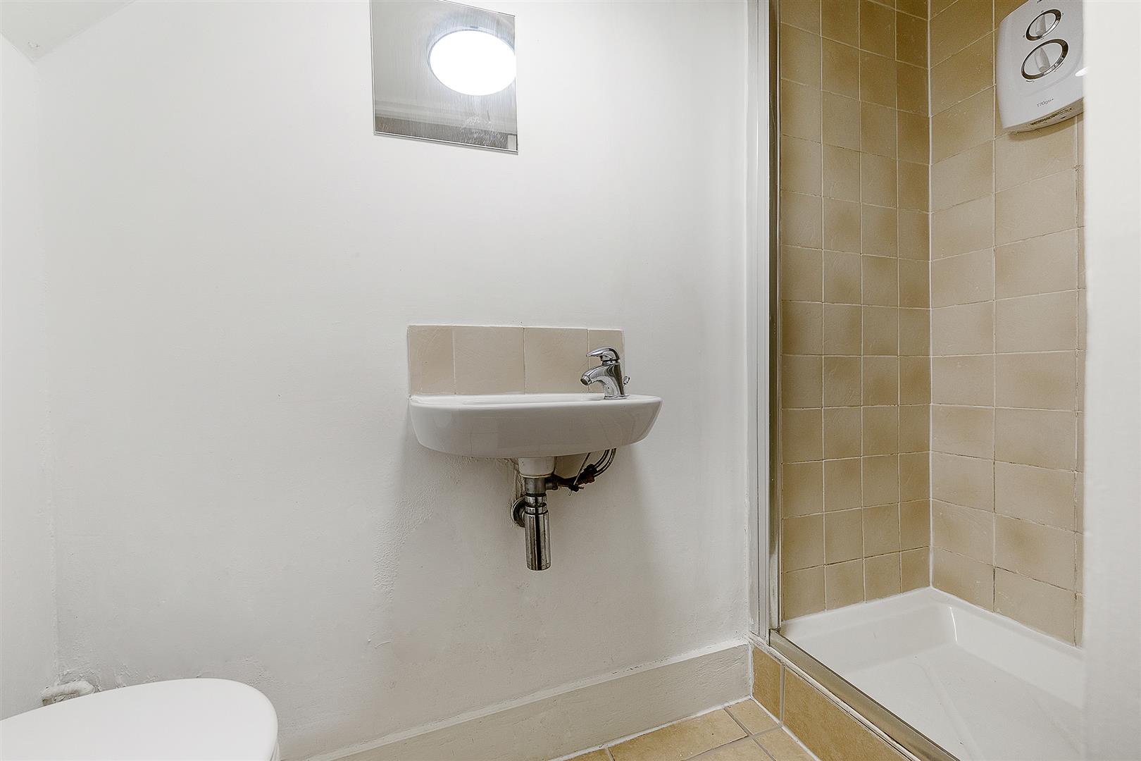 Shower Room.jpg