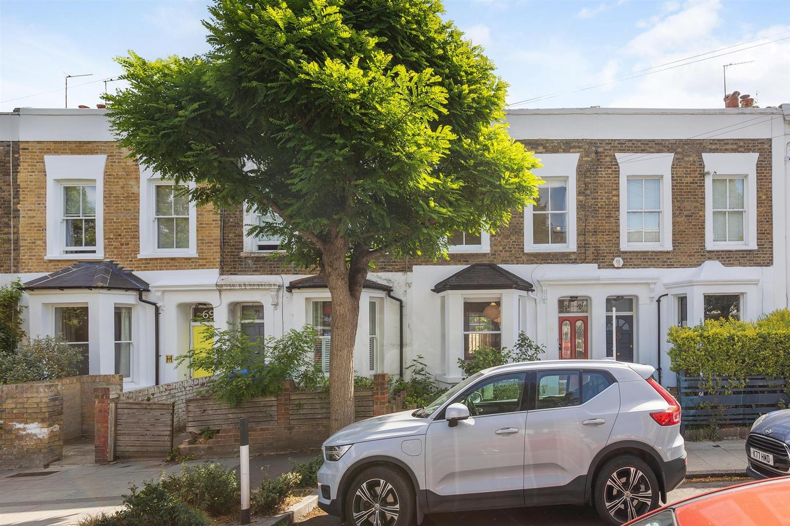 Lyndhurst Way SE15