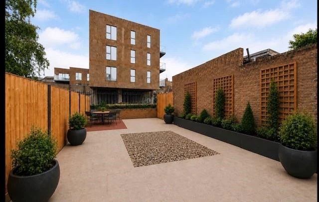 Garden LS.jpg