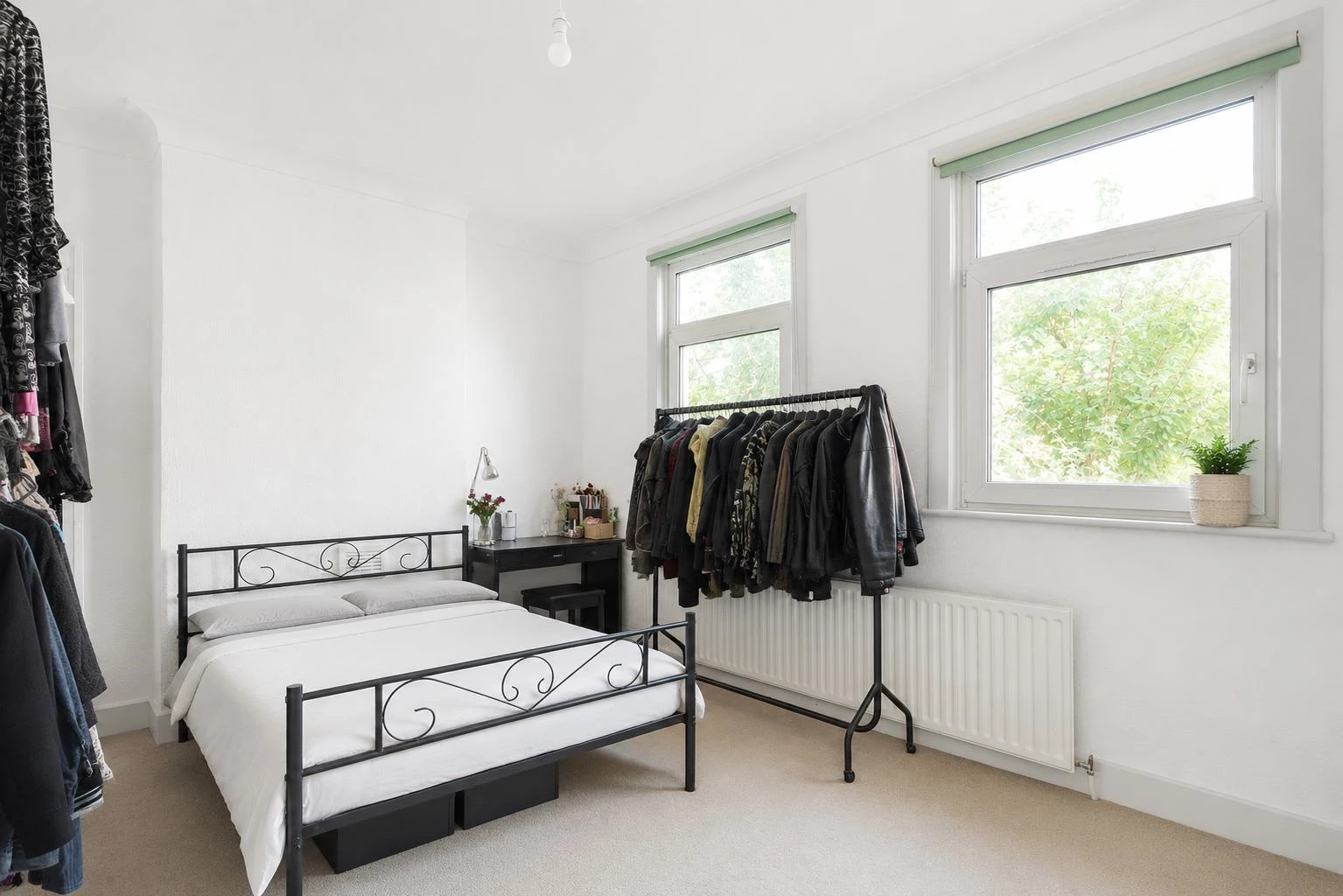 bedroom .jpg