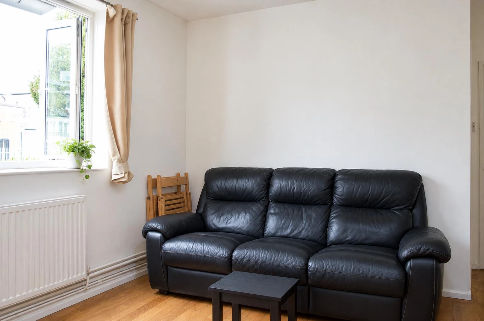 Living Room 3.png