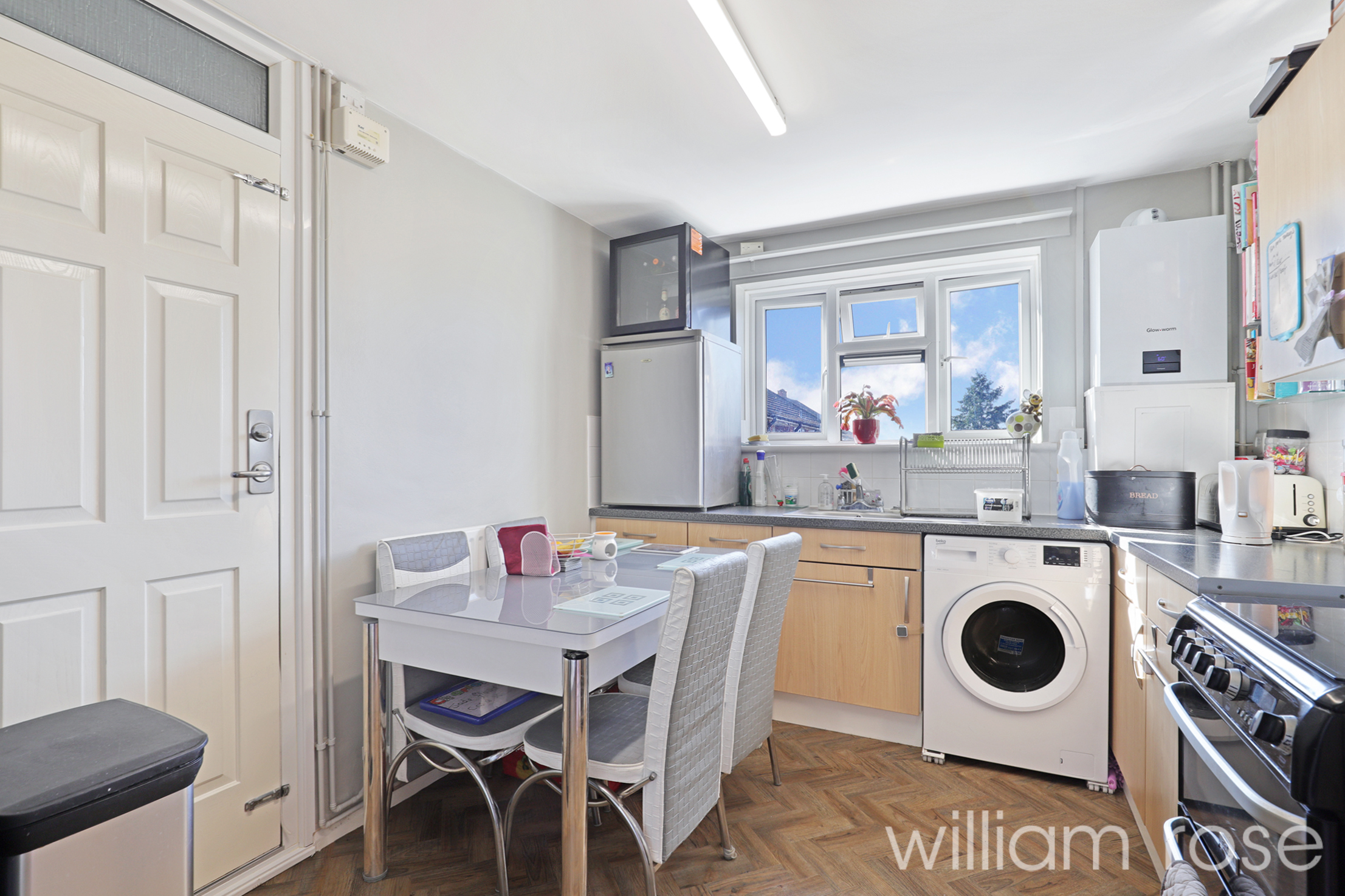 Property For Sale Hatch Lane, Chingford, E4 2 Bedroom Flat through