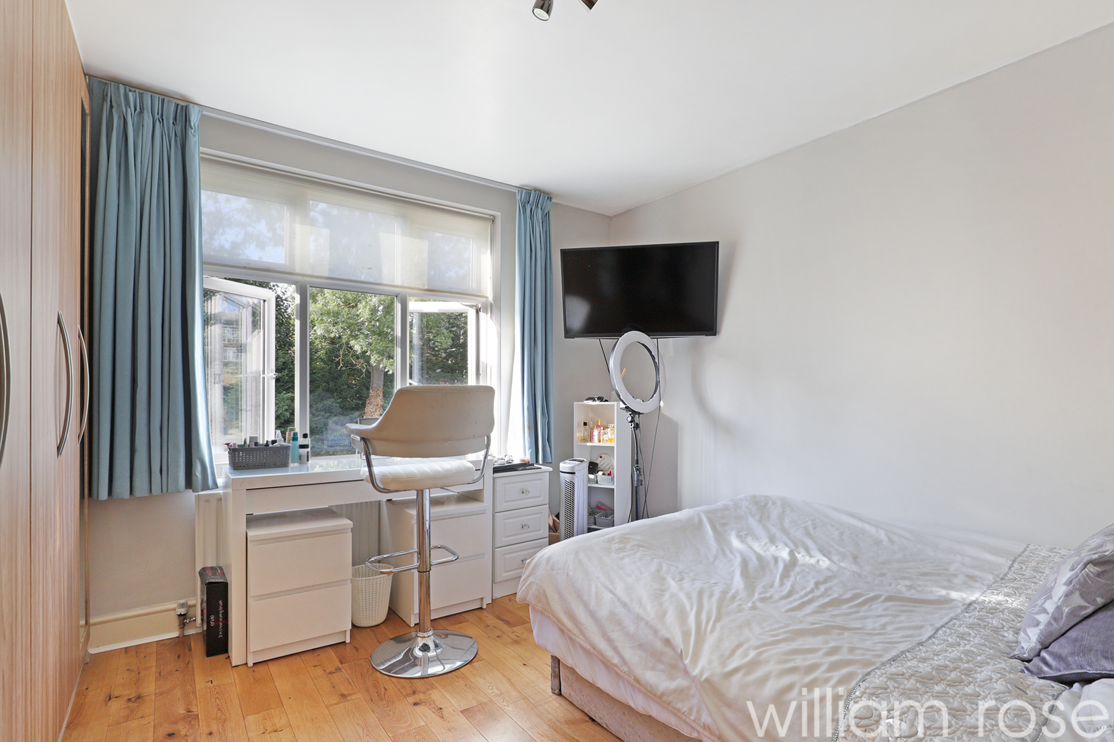 Property For Sale St Barnabas Road, Woodford Green, IG8 4 Bedroom